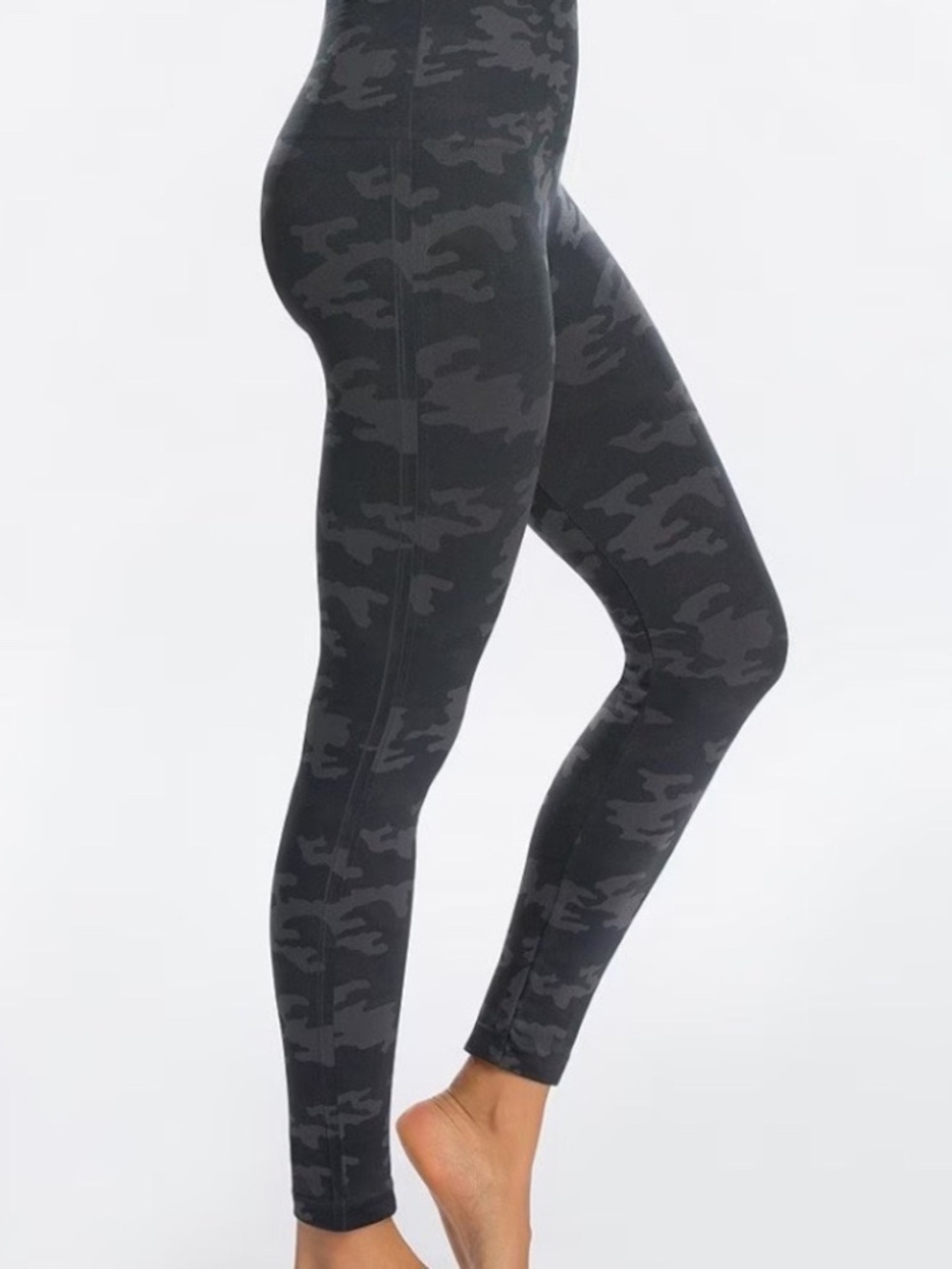 SPANX Look At Me Now Leggings - Black Camo - Small